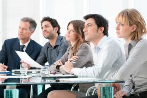 Fotolia_38482122_Business aufmerksam